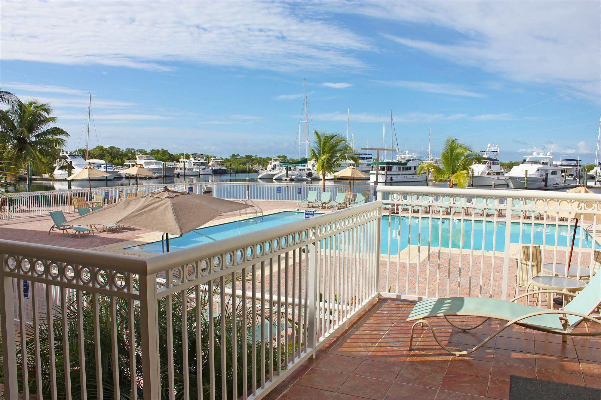 Key West Harbour Oceanfront Suites Экстерьер фото