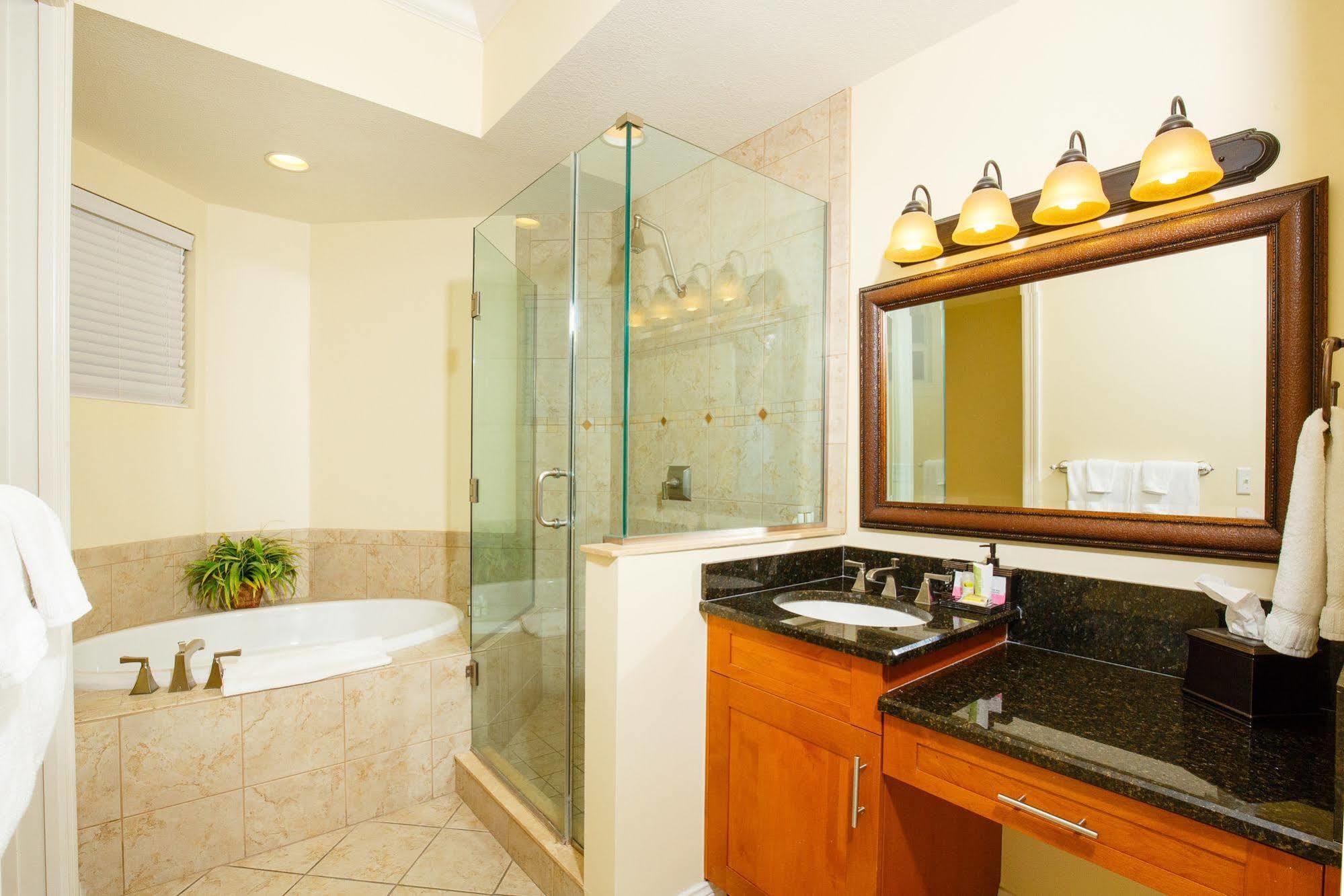 Key West Harbour Oceanfront Suites Экстерьер фото